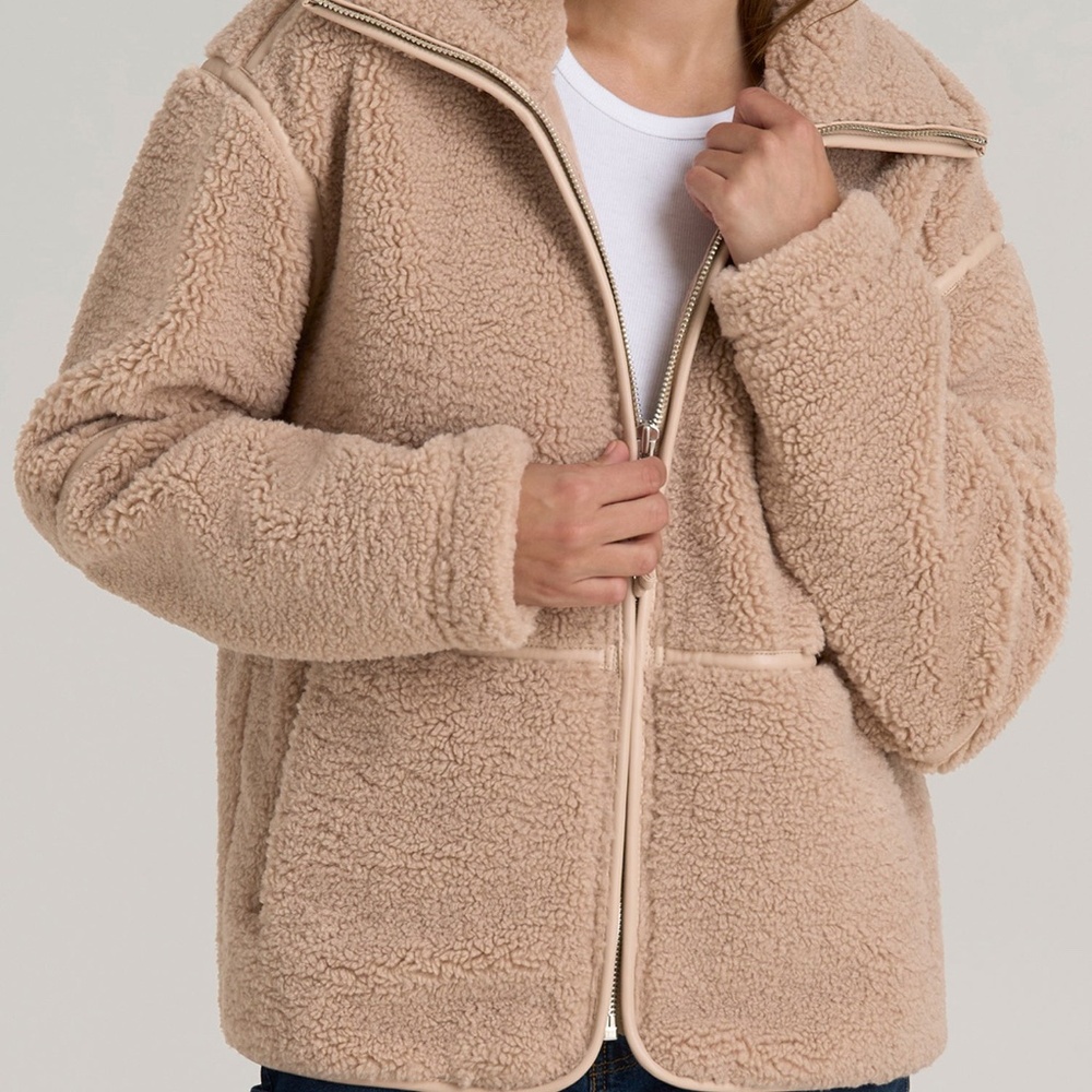 American Tall Relaxed Shearling Jacket for Tall Women in Warm Taupe Size LL / Ta